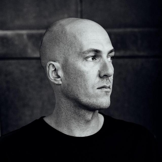 Photo of Julian Jeweil